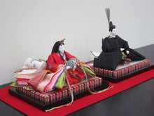 Load image into Gallery viewer, Takakurabina kumotatewaku kuro(with Byobu)<br><small>Hina dolls Ishogi (layered)</small>