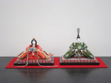 Load image into Gallery viewer, Takakurabina mukaitsuru asamatsuba&lt;br&gt;&lt;small&gt;Hina dolls Ishogi (layered)&lt;/small&gt;
