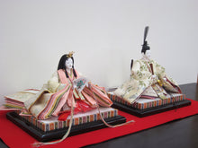 Load image into Gallery viewer, Takakurabina oshirushi(with Byobu)&lt;br&gt;&lt;small&gt;Hina dolls Ishogi (layered)&lt;/small&gt;
